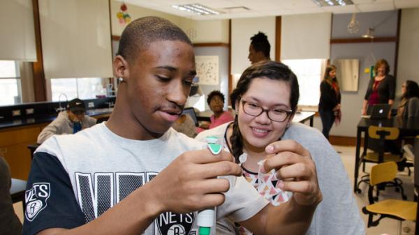 Sudents experiencing Baxter’s Science@Work program